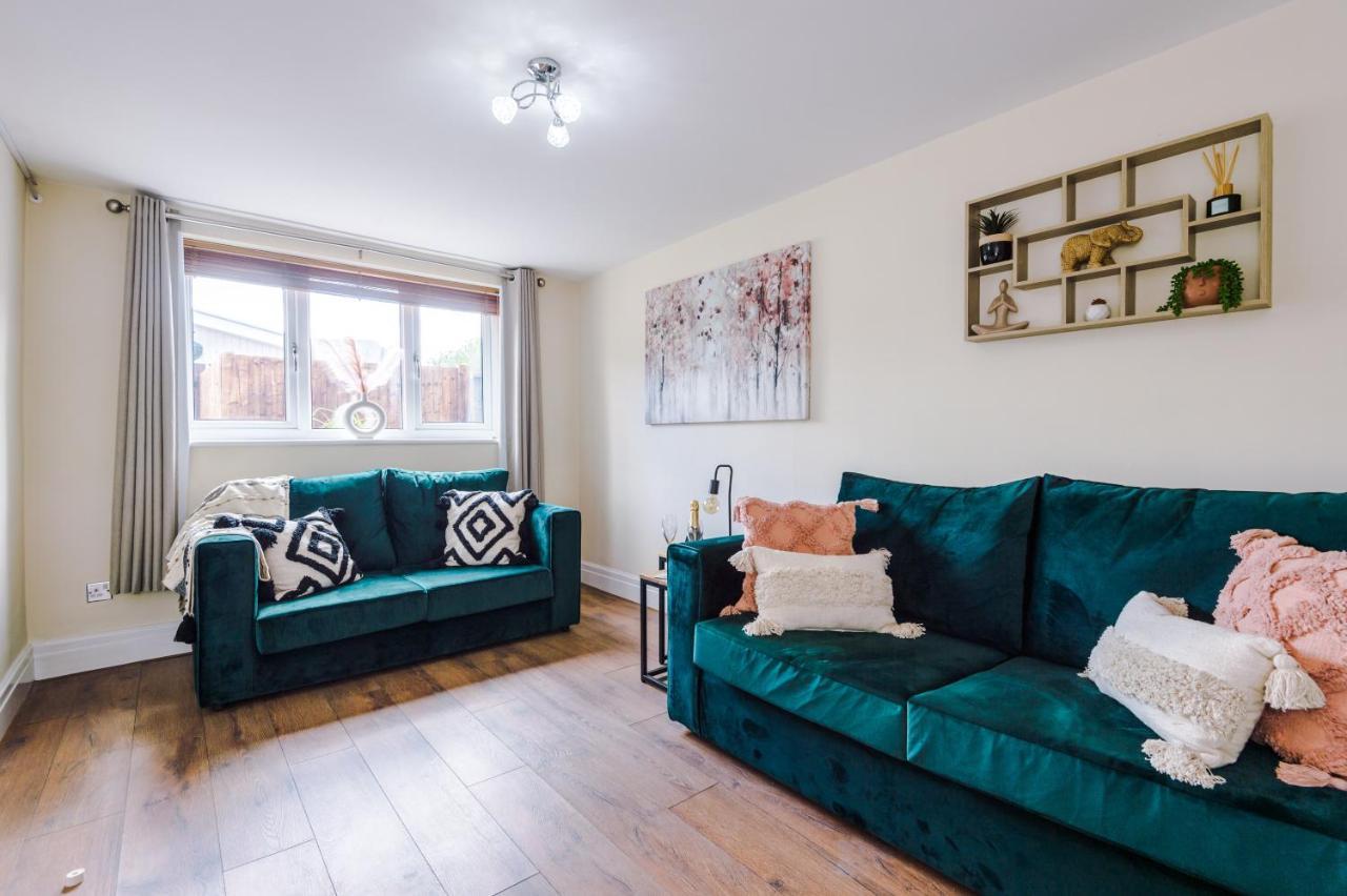 Charming 3-Bed Cottage In Chester, Ideal For Families & Workers, Free Parking - Sleeps 7 Exterior foto