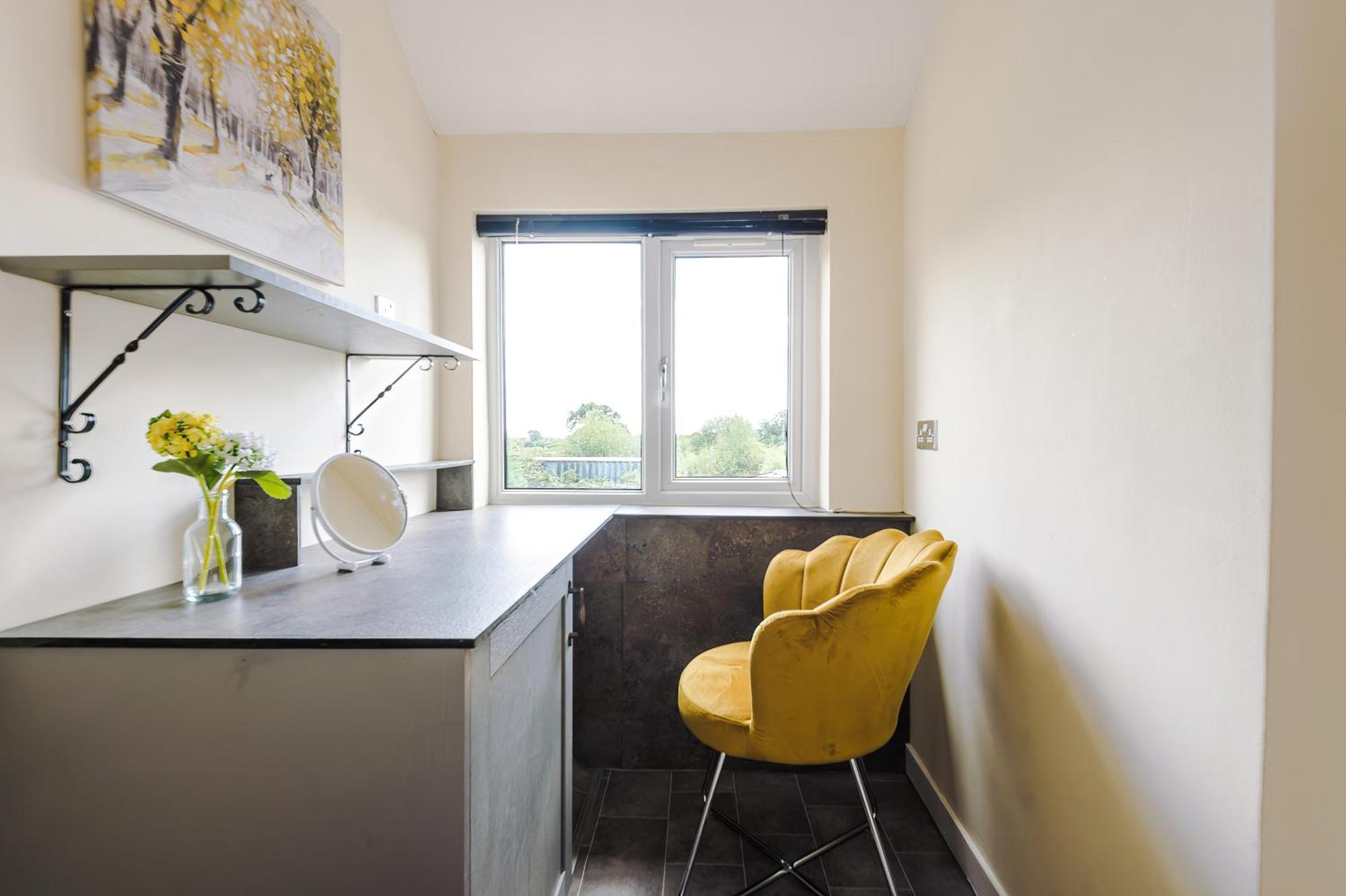 Charming 3-Bed Cottage In Chester, Ideal For Families & Workers, Free Parking - Sleeps 7 Exterior foto
