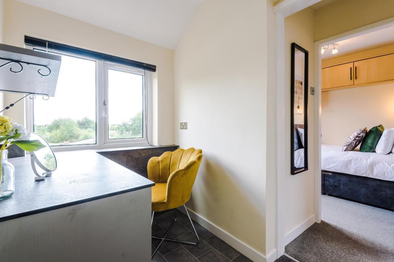 Charming 3-Bed Cottage In Chester, Ideal For Families & Workers, Free Parking - Sleeps 7 Exterior foto