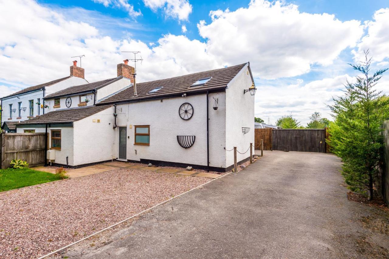 Charming 3-Bed Cottage In Chester, Ideal For Families & Workers, Free Parking - Sleeps 7 Exterior foto